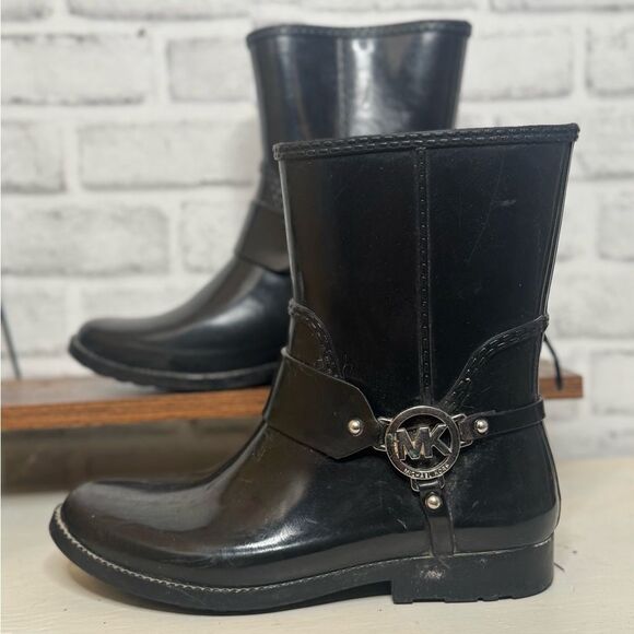 Michael Kors Fulton Harness Rain Boots, Short, Size 8 - Picture 5 of 9